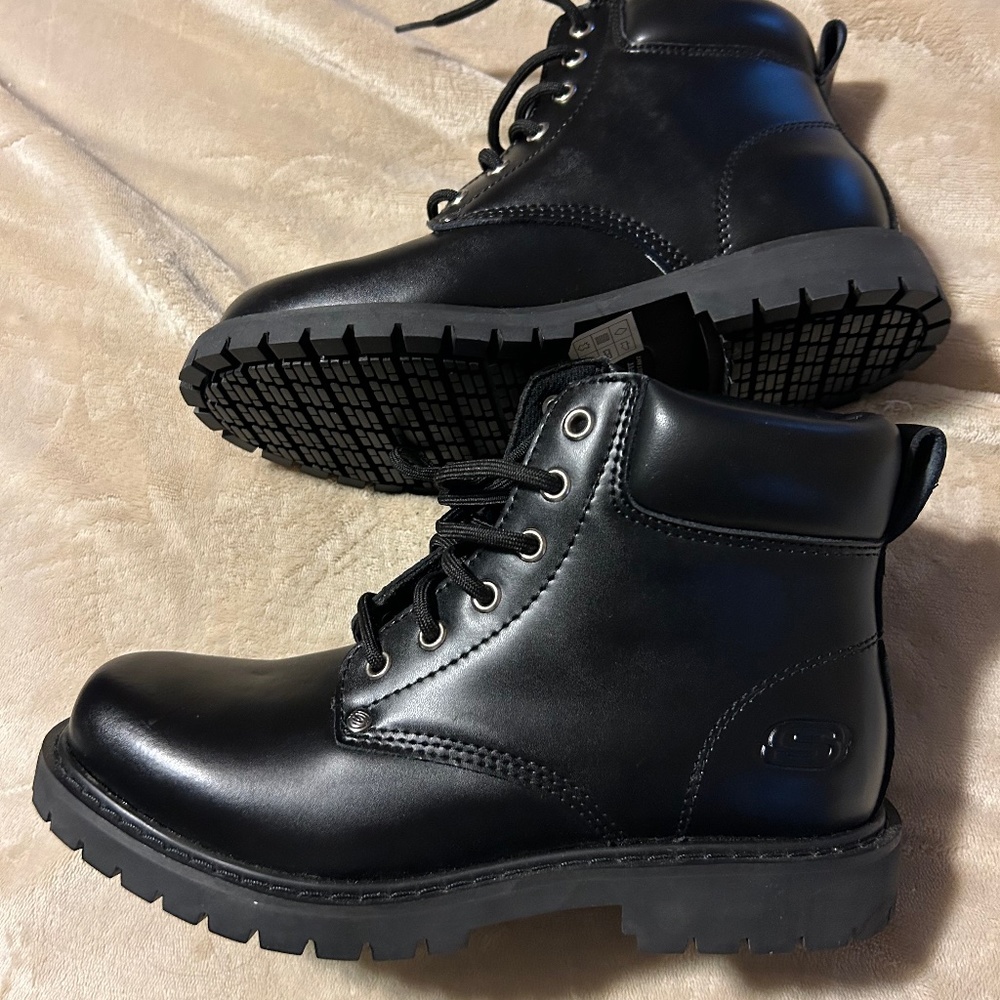 Skechers Work Boots - Size 7.5 - New in Box